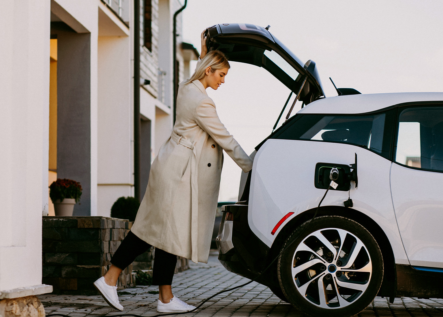 Lösung: Batteriespeicher - Laden eines E-Autos